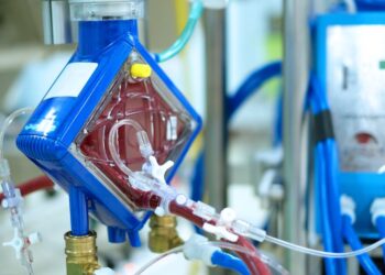 Intervenție critică pentru Mircea Lucescu. Ce presupune procedura ECMO și cine este medicul care îl operează