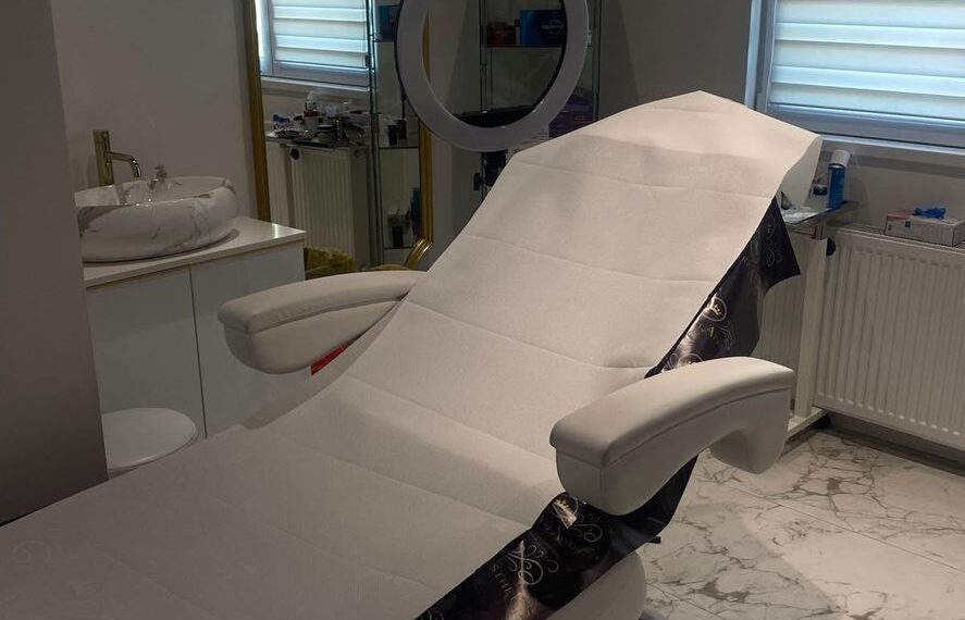 Ce clinică de estetică a fost vizată de percheziții în operațiunea Jupiter. Proprietara a ajuns la audieri